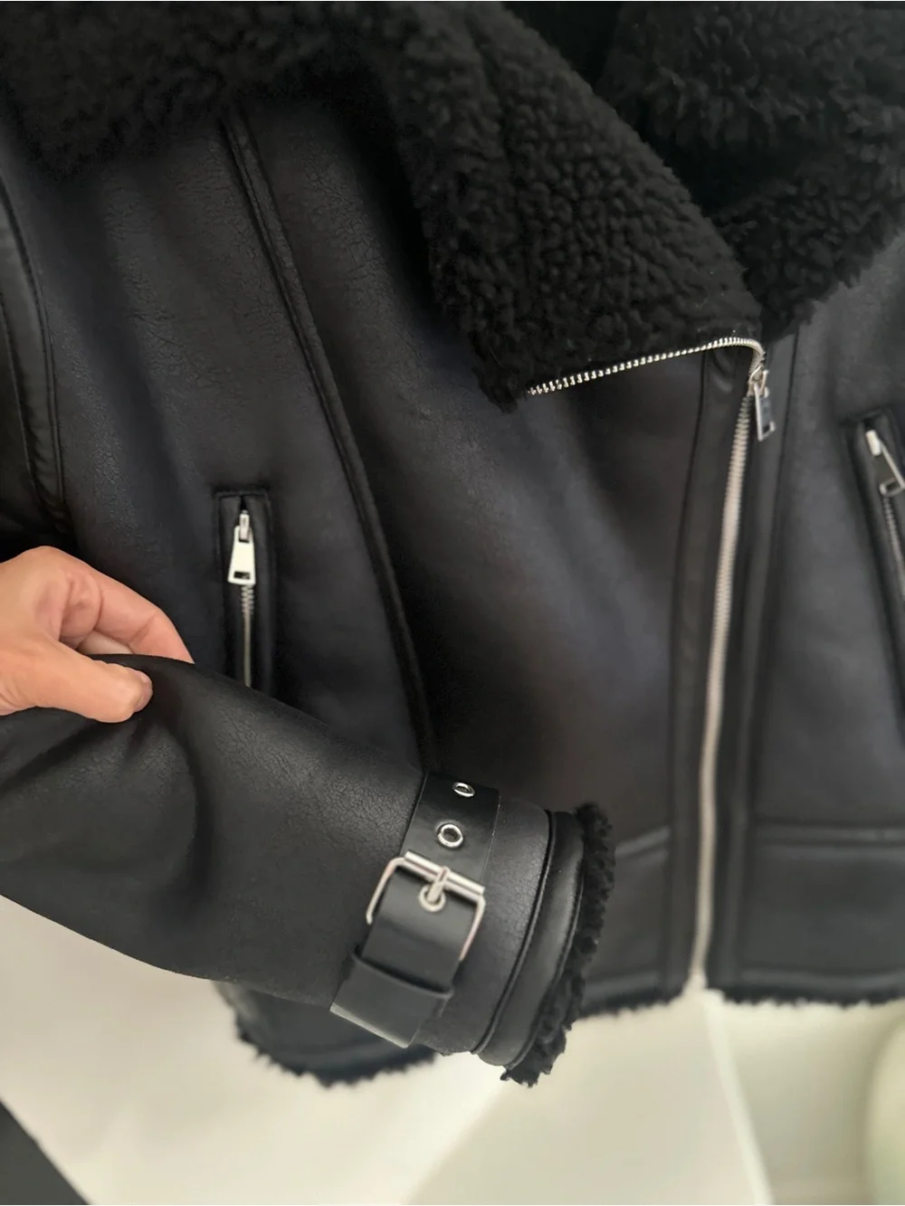 JASON WU 🖤 Cozy Black Vegan Leather & Shearling Moto Jacket Sz Large very Warm